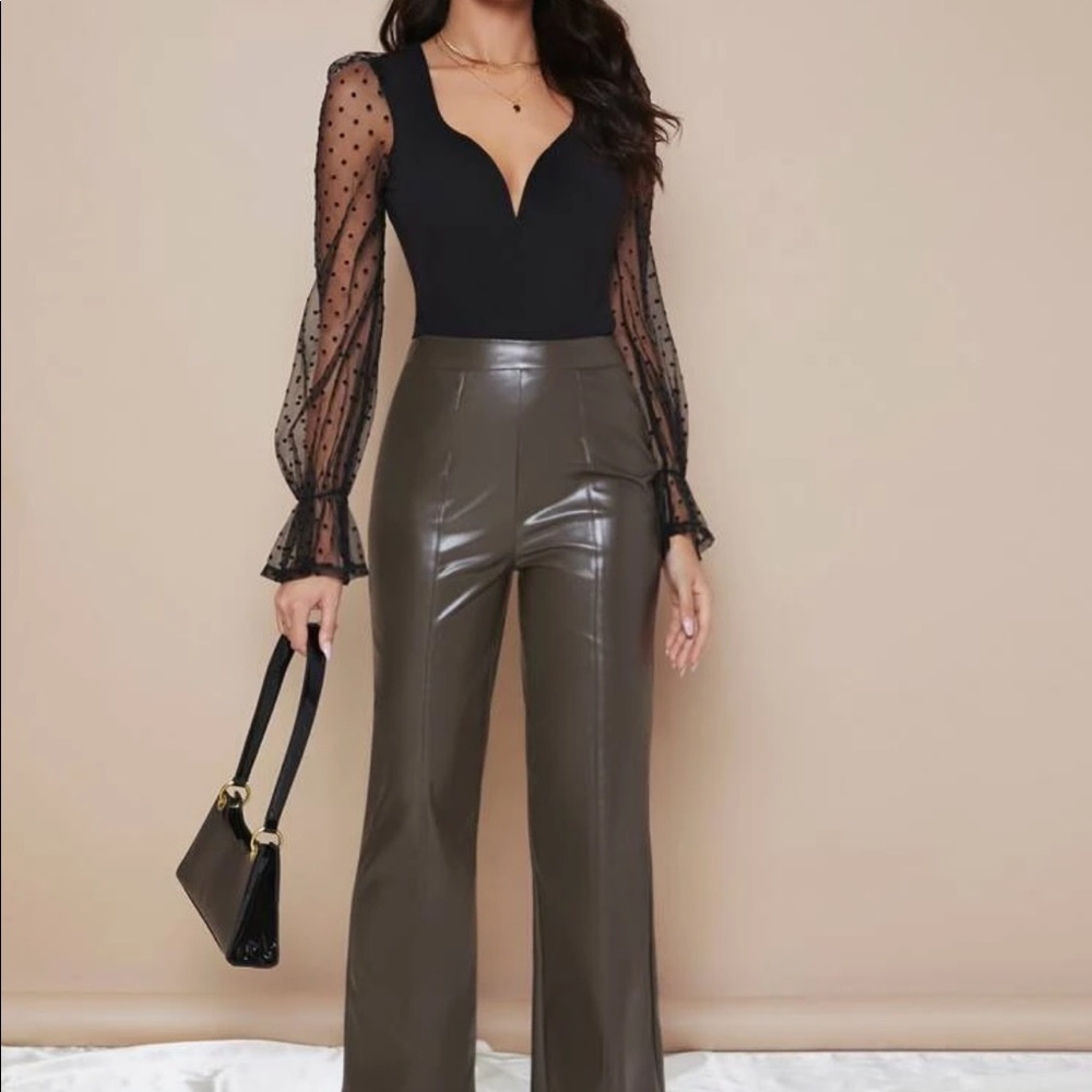 Black contrast mesh sleeve blouse - Picture 3 of 5
